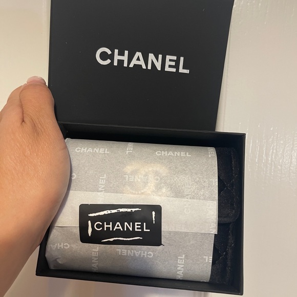 New in Box CHANEL Makeup Quilted Black Mini VIP Card Wallet Gift with Purchase - Picture 4 of 7